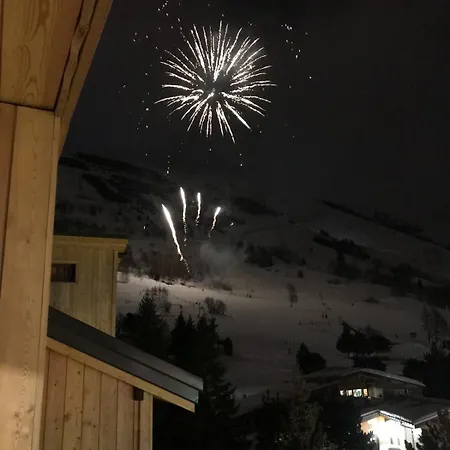 Vue Montagne, Calme Et Central, Skis Aux Pieds