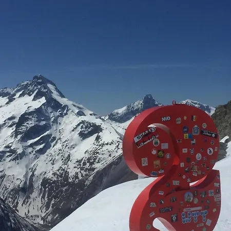 Apartment Vue Montagne, Calme Et Central, Skis Aux Pieds
